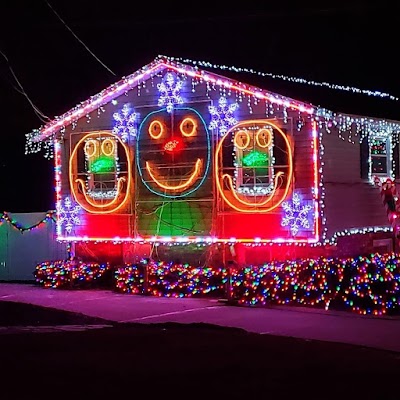 Aaron Brown’s Christmas Light Extravaganza