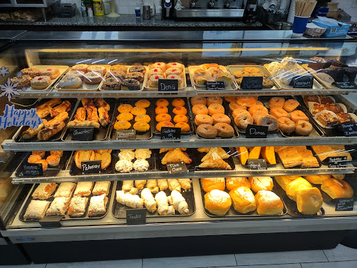 Tainos Bakery & Deli (Lake Underhill) - Thumbnail