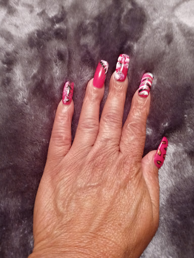 Ava's Nails - Visual