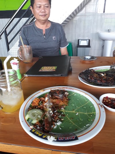 Photos of WONG SOLO KANDANGAN
