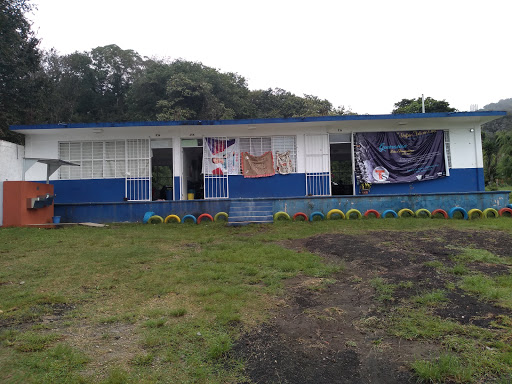 Escuela telesecundaria piedra de agua