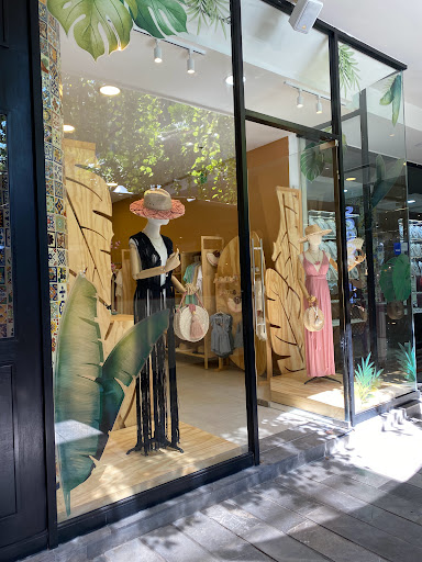 TOHGALLERY handmade souvenirs and fashion