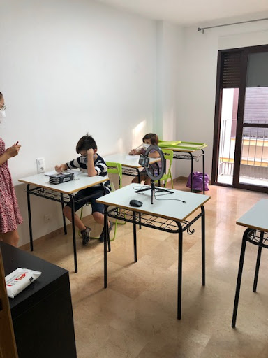 TeamColo English School