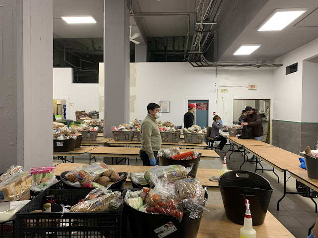 Centre Communautaire Vertical (Banque Alimentaire/Food Bank) by null