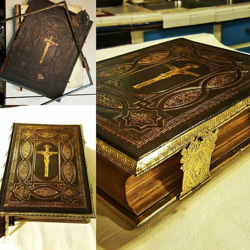 Artur Bookbinding International Bibles & Books Gallery - United States