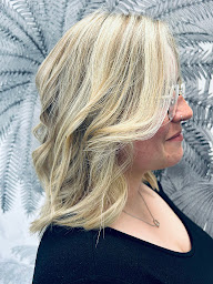 Photo n°4 de Le Salon d’Hélène à Ribécourt-Dreslincourt (Salon de coiffure)