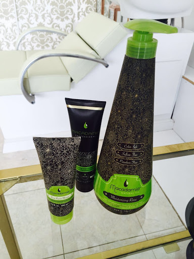 Total beauty Nails and salon Redken - Thumbnail