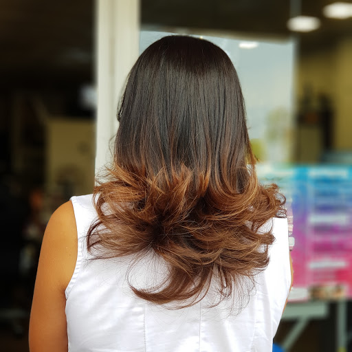 XY ZAFIRO PELUQUERIA