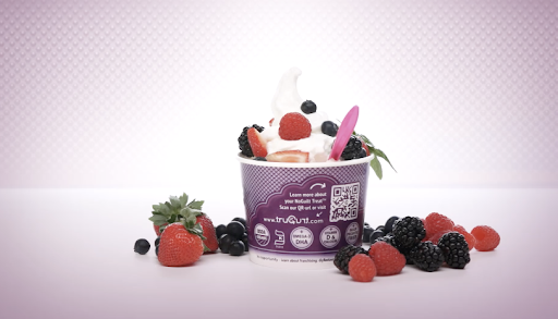 Nonna's pizza / Trugurt Frozen Yogurt, Smoothies & Teas - La Grange Gallery - United States