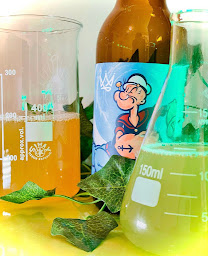 Photo n°13 de AM Beers - Microbrasserie, cave à bières, Brewpub, Bar à Pourrières (Salle de billard)