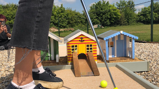 Fakenham Fairways - Pitch and Putt, Golf Driving Range and Crazy Golf