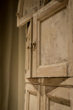 Cream - Beauty Salon by null