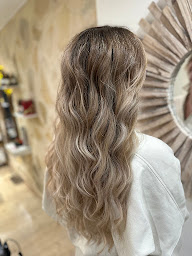 Photo n°8 de New Age Beauty Hair à Aix-en-Provence (Salon de coiffure)