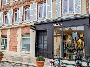 Photo n°1 de ba&sh - Deauville à Deauville (Magasin de chaussures)