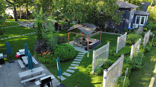 Adrian's Vacation Rentals - Hotel & Motel