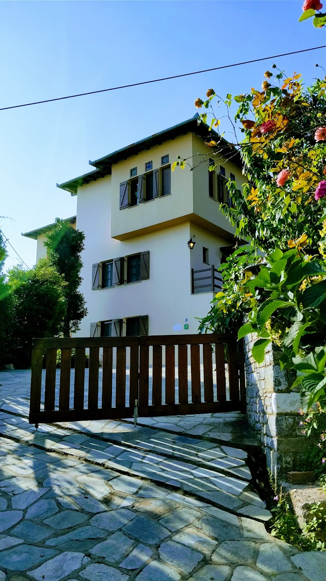 Alekas House Hotel