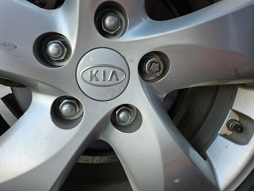 5219 Tire & Auto - Thumbnail