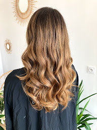 Photo n°17 de Stessie Reynaud coiffeur créateur à Chanas (Salon de coiffure)