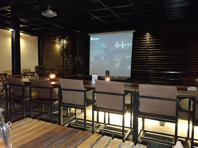 Jham Jun Bar & Bistro