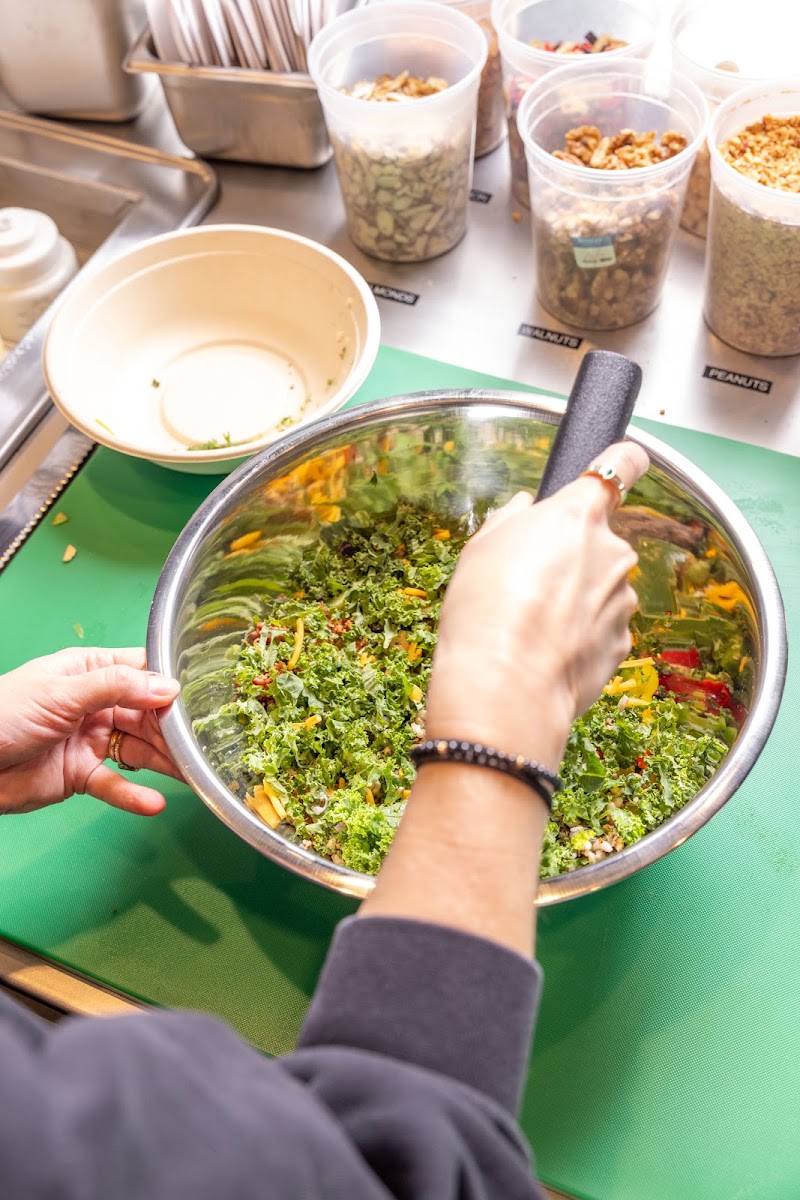 Diced Salads, Wraps & Bowls — photo 8