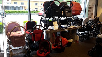 Photos of Felber's Baby-Rose Kinderland und N&auml;hcenter