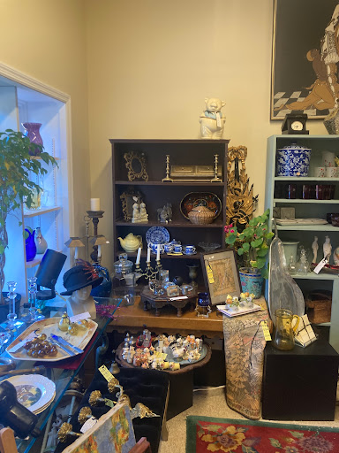 Rick's Attic - Visual