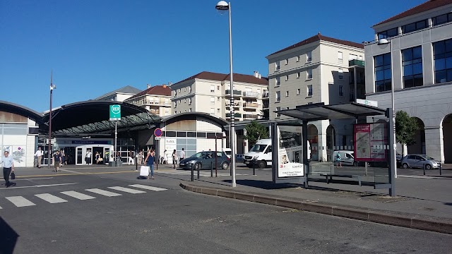 Market Bussy Saint Georges