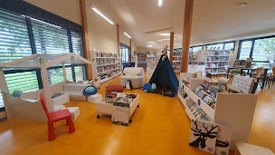 Photo n°1 de Mediathèque l'Odyssée à Saint-Denis-lès-Bourg (Bibliothèque municipale)