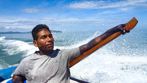 Photo n°7 de D'un Point à l'Autre à Grun-Bordas (Agence de voyages)