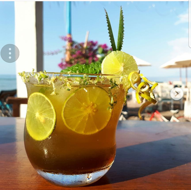 La Moomba Bar & Restaurant