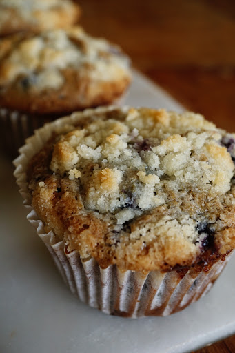 V Bakery - Visual