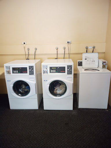 Strahan Laundromat - Thumbnail