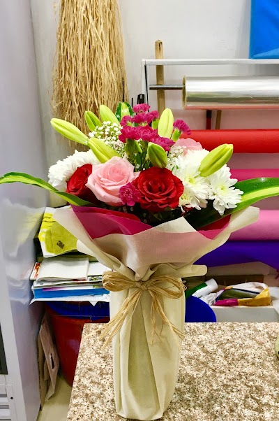 Photos of Blooming roses flowers trading llc