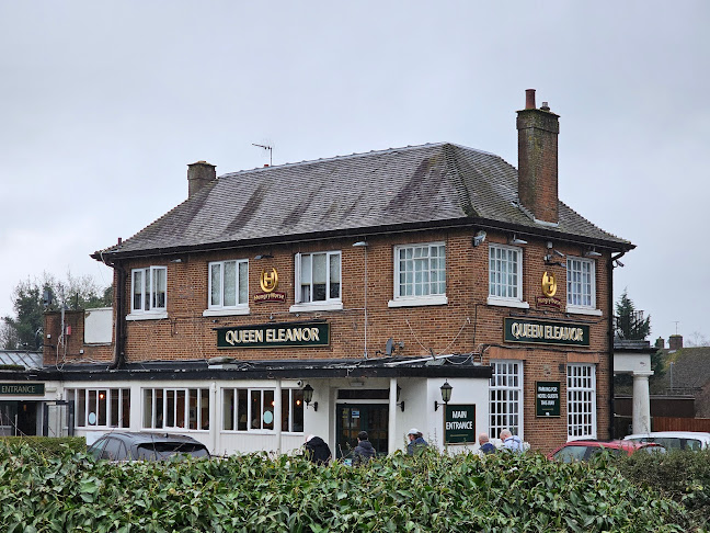 Queen Eleanor - Pub