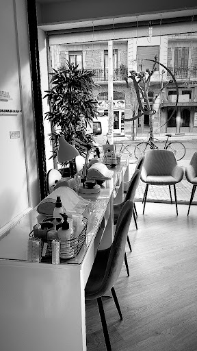 LUZ ESTETICA ECO NAILS BAR DONOSTIA - Thumbnail