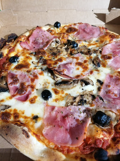 Photo 4 - Best Pizza