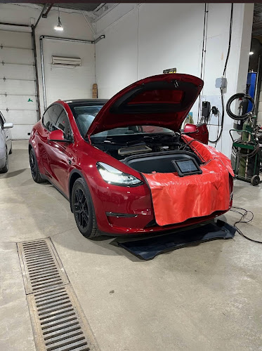 EV Repair Hub work photo 1