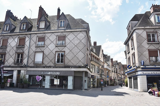 Mayor of Gien - Thumbnail