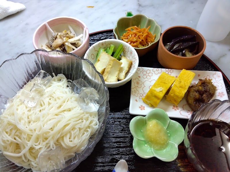 喫茶ルヴォワール彩花（はな）