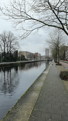 Aan de Kade - Thumbnail