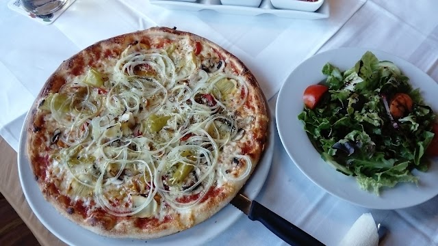 Carellas Ristorante