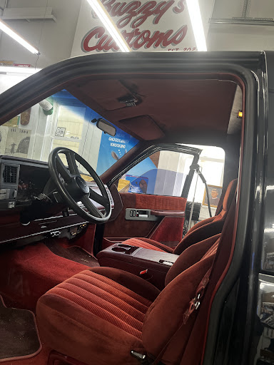 Buzzy's Customs - Visual