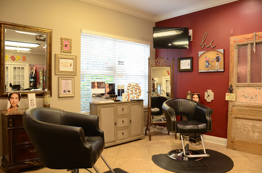 Art 'n' Illusion Hair Salon & Photography Studio - Thumbnail