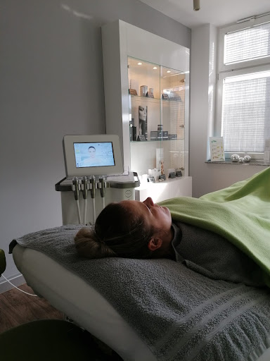 aesthetica dermacare Medical Cosmetic Gallery - Germany