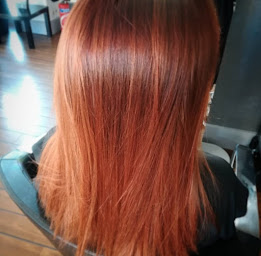 Photo n°5 de Moustaches et Bigoudis Dax à Dax (Salon de coiffure)