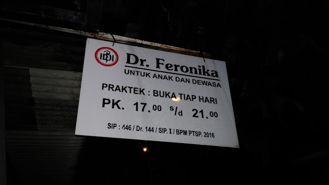 Praktek Dokter Feronika, Author: dr Feronica