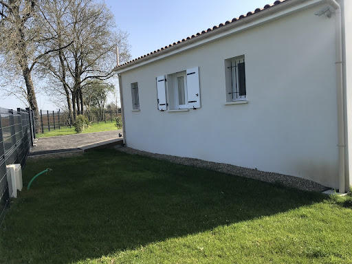 Photo de Location saisonnière chez jo et bruno maison individuelle 45 m2 avec piscine et terrains