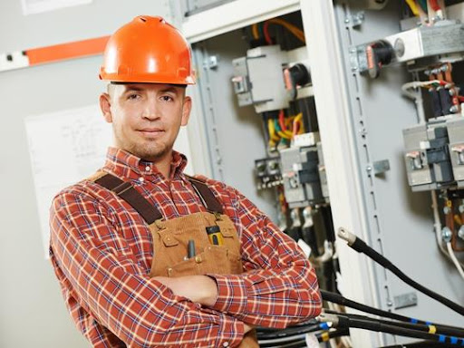 The Speedy Electricians of Fountain - Thumbnail