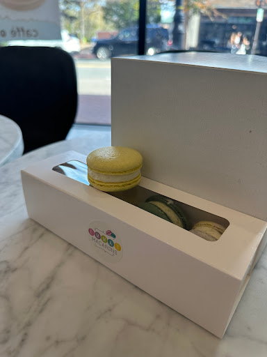 Emma's Macarons - Visual