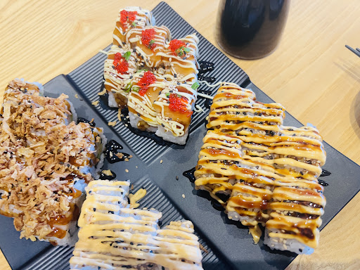 Ma's Sushi - Visual